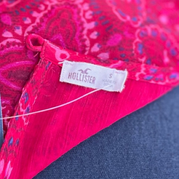 NWT Hollister cold-shoulder bell sleeve blouse - size S - Picture 2 of 5